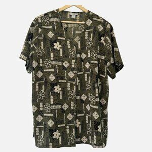 Women's 1X PLUS Green White Button-Down Short Sleeve V-Neck Granny Chic Blouse